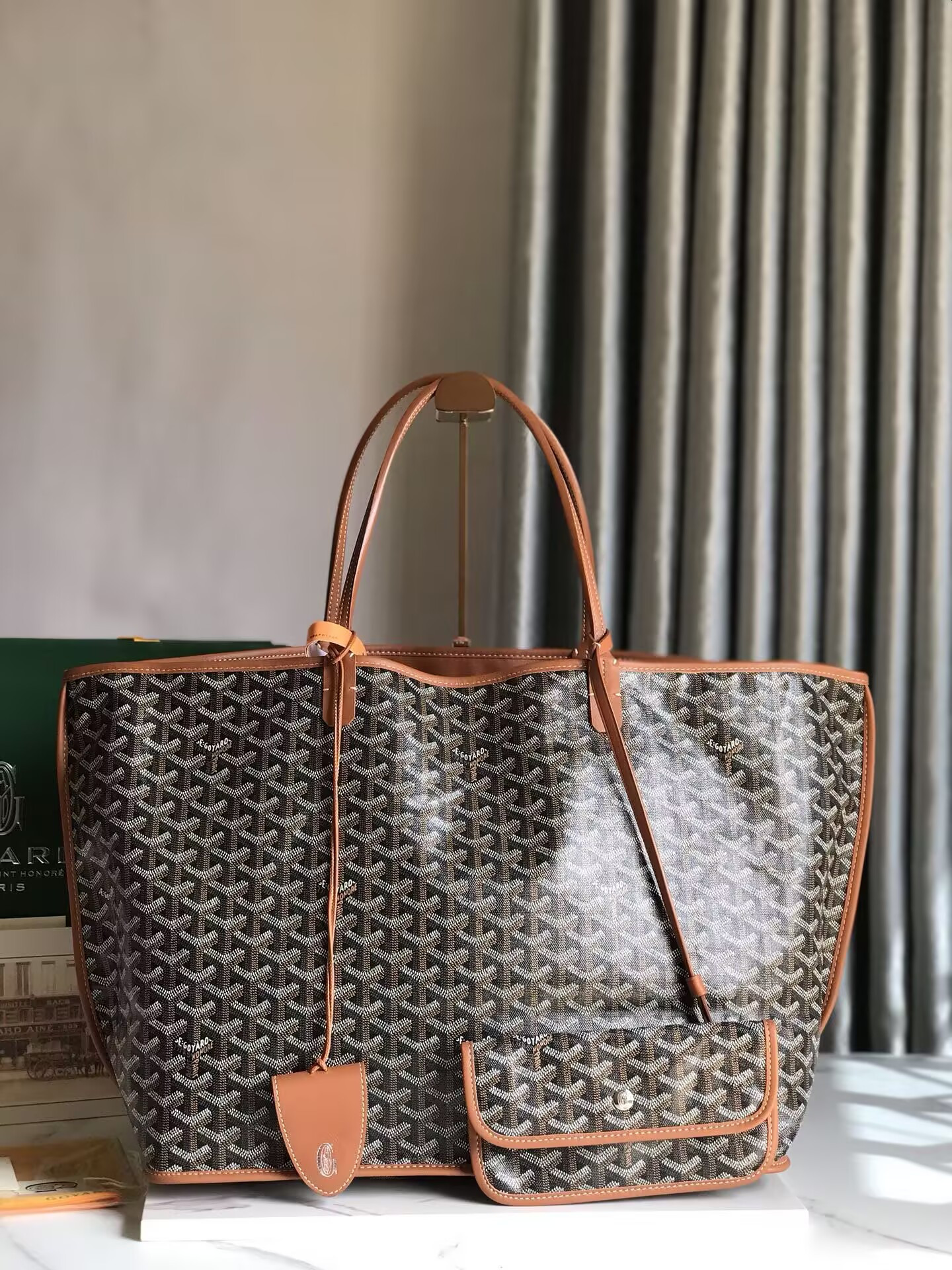 G09ard anjou gm bag 39x32x19cm