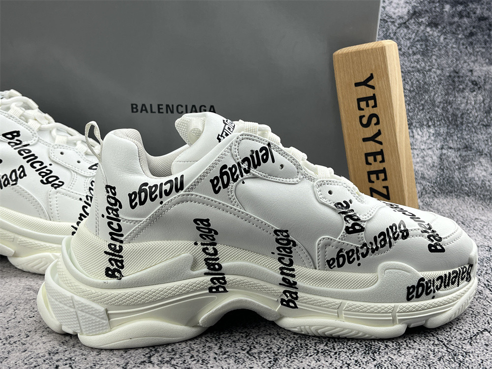 UA TRIPLE S CLEAR SOLE WHITE