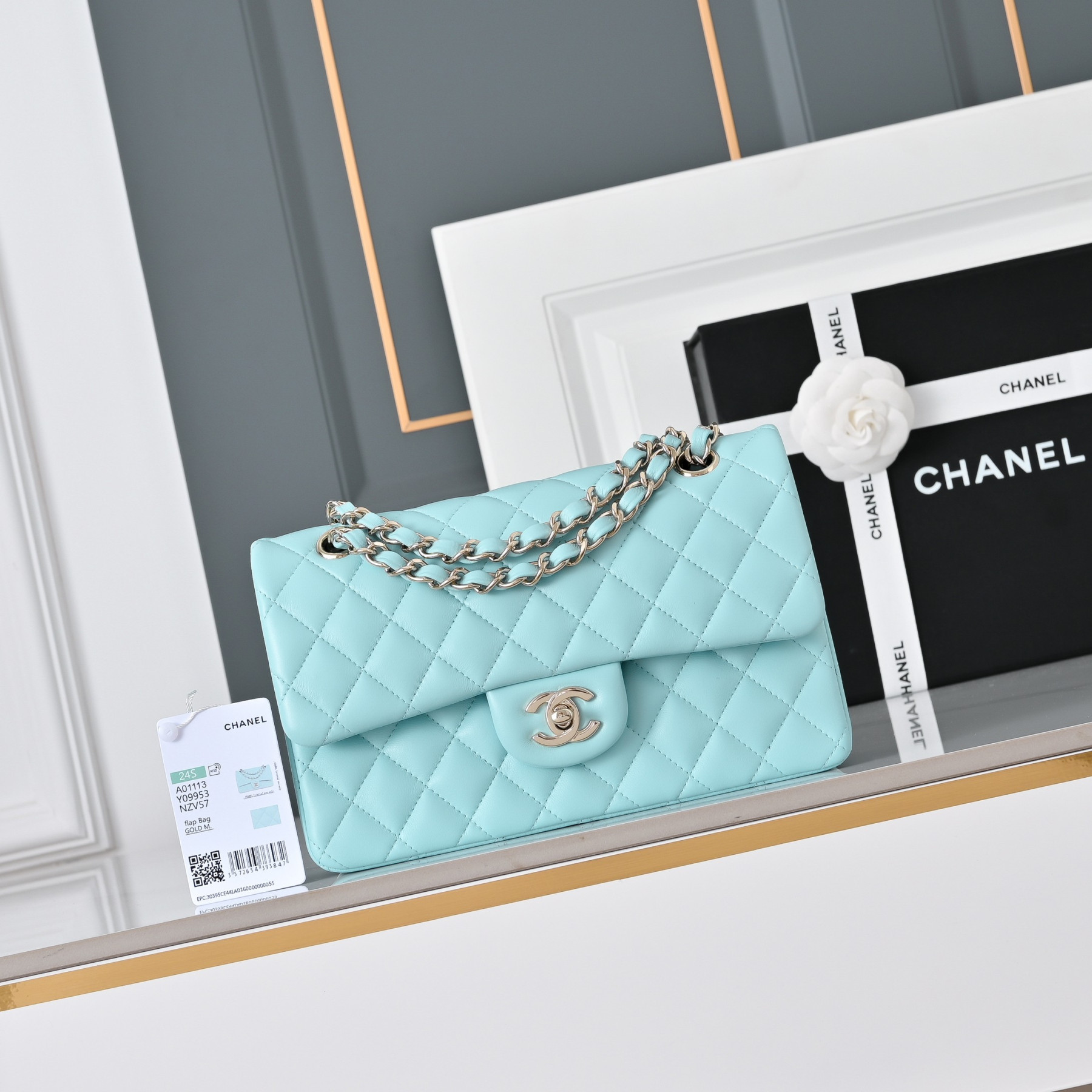 Ch**el classic flap handbag sky blue lambskin with light gold hardware a01113 23x14.5x6cm