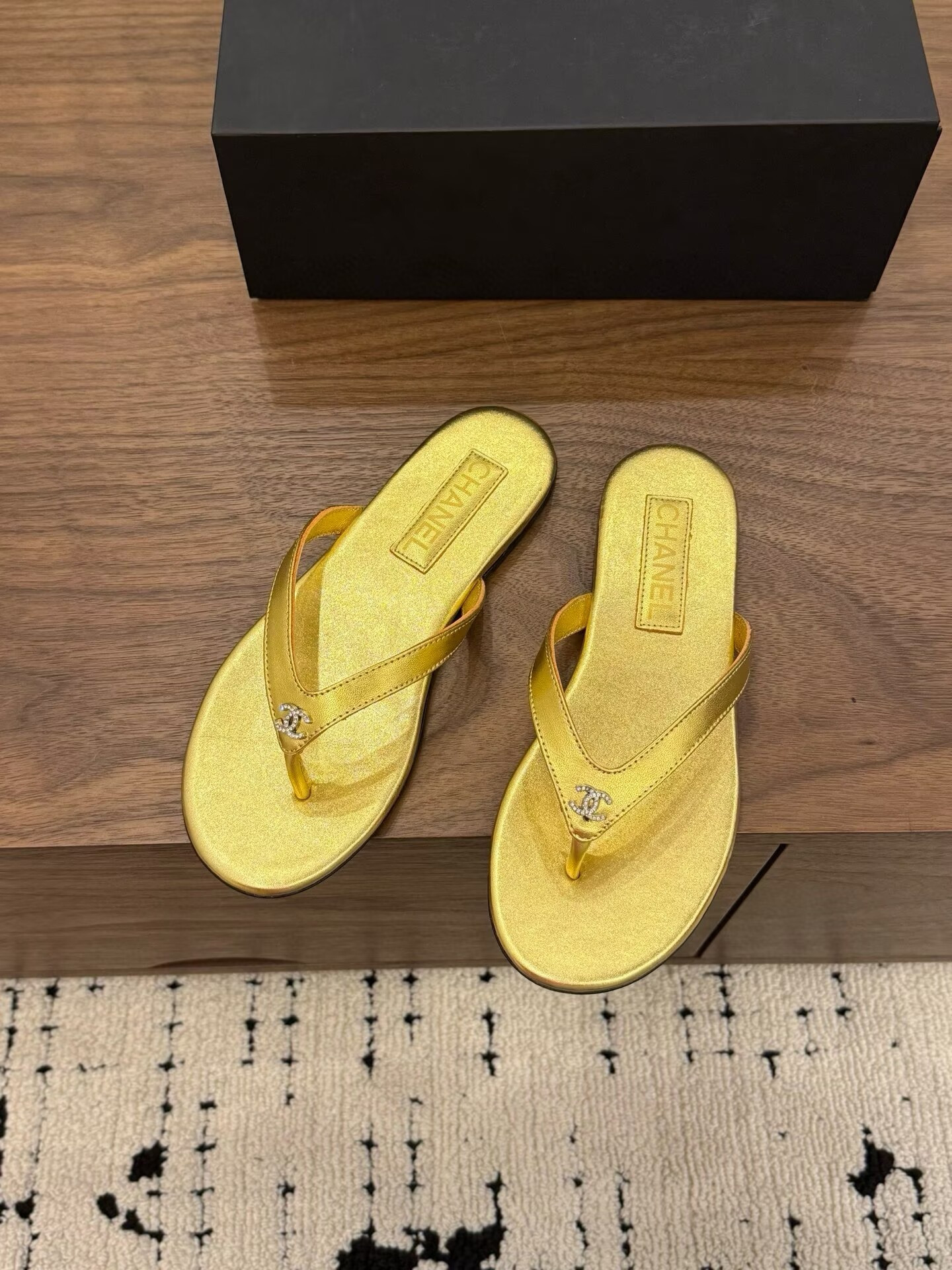 ua Ch**el slides