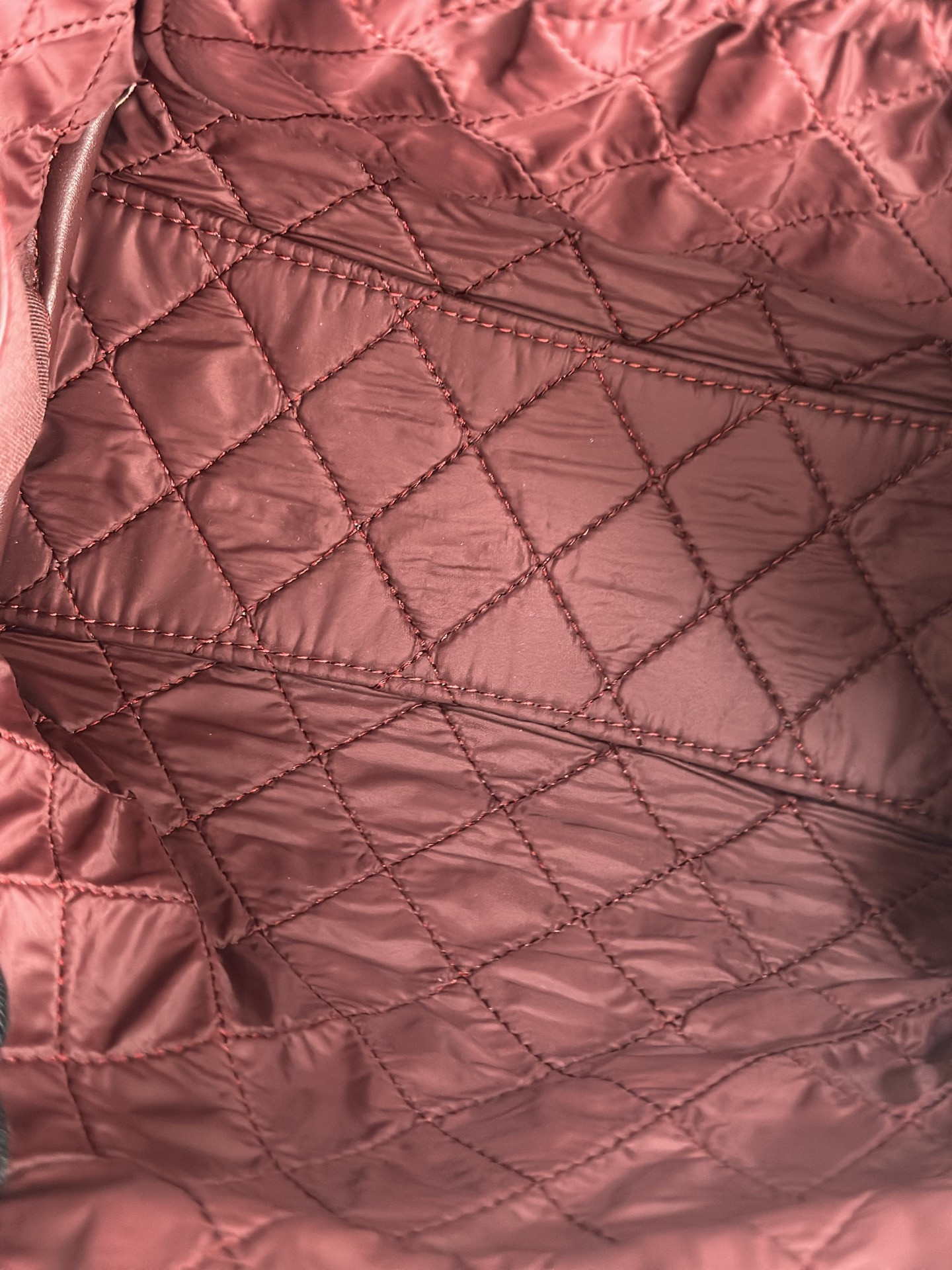 Ch**el quilted cosmetic bag gold hardware a31102 18.5x6x11cm
