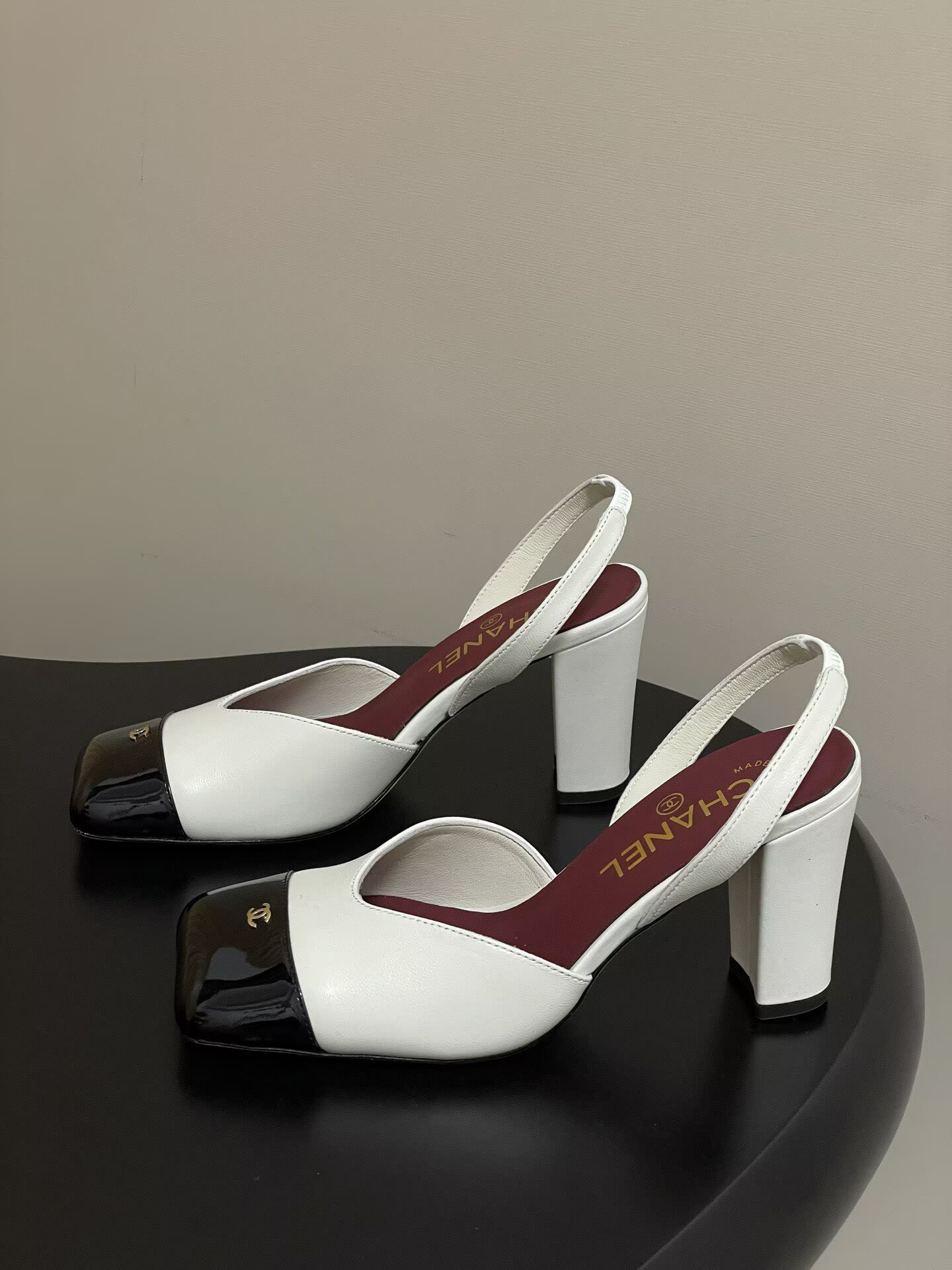 ua Ch**el slingbacks