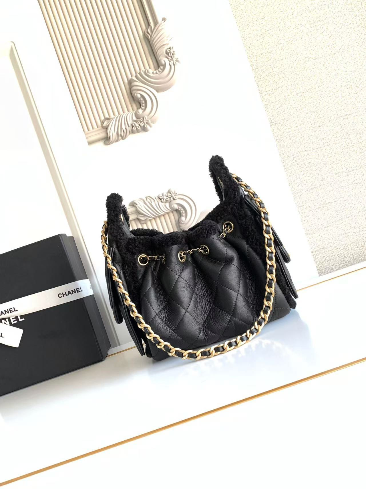 Ch**el 25c bucket bag 20x22x12.5cm