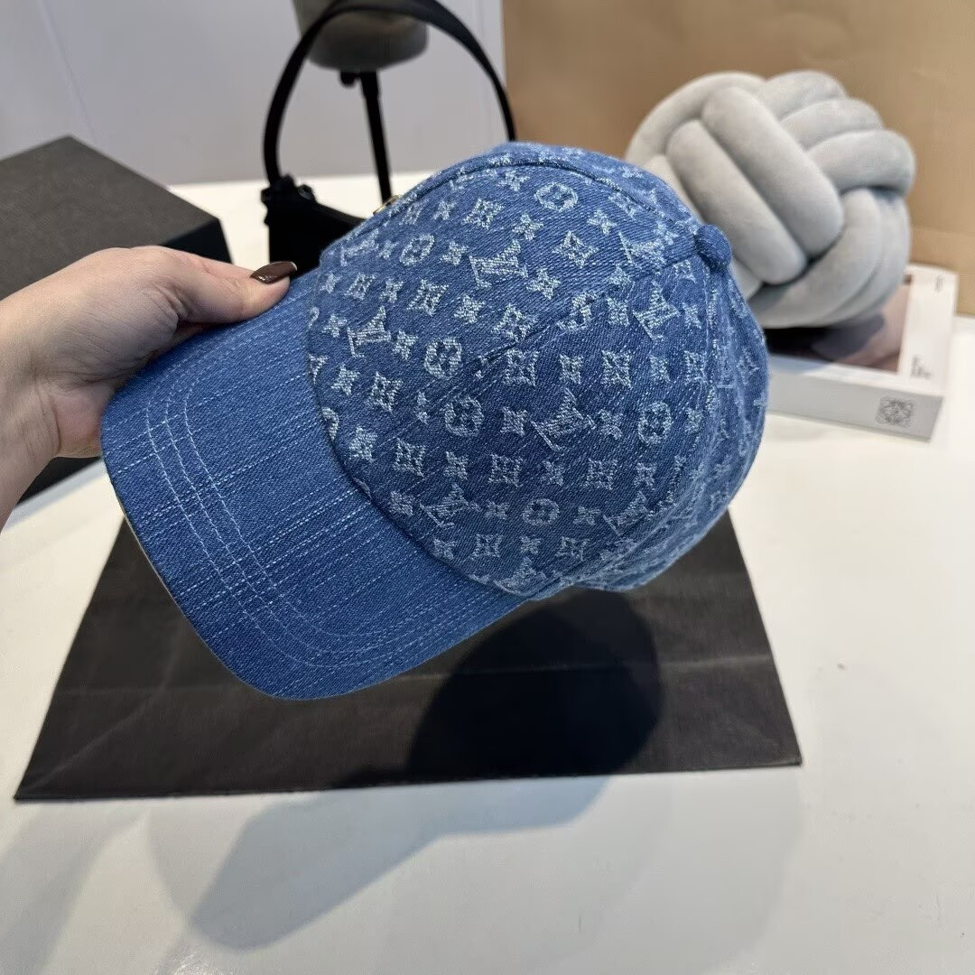 l0vis Vvtt0n baseball cap