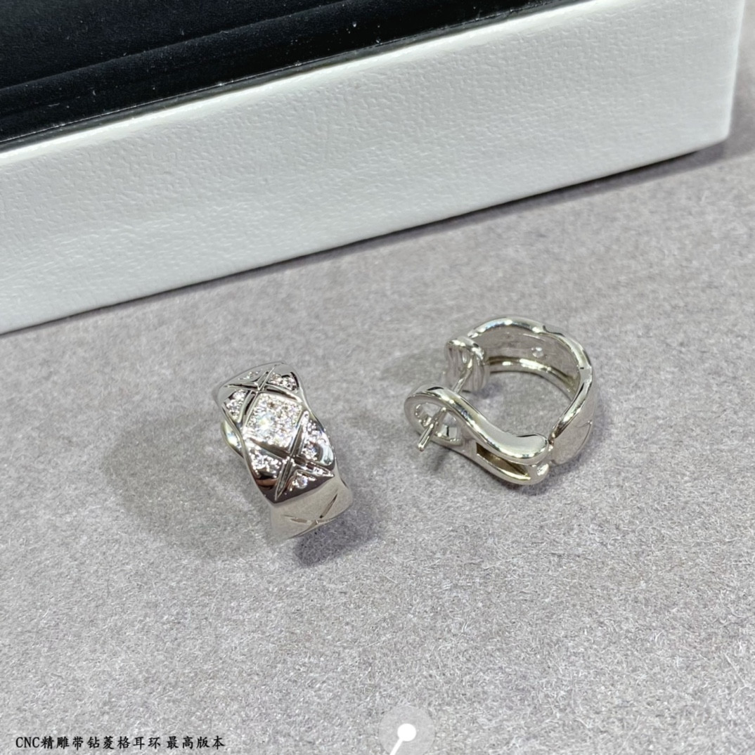 Ch**el Carved D1am0nd with D1am0nd Earrings