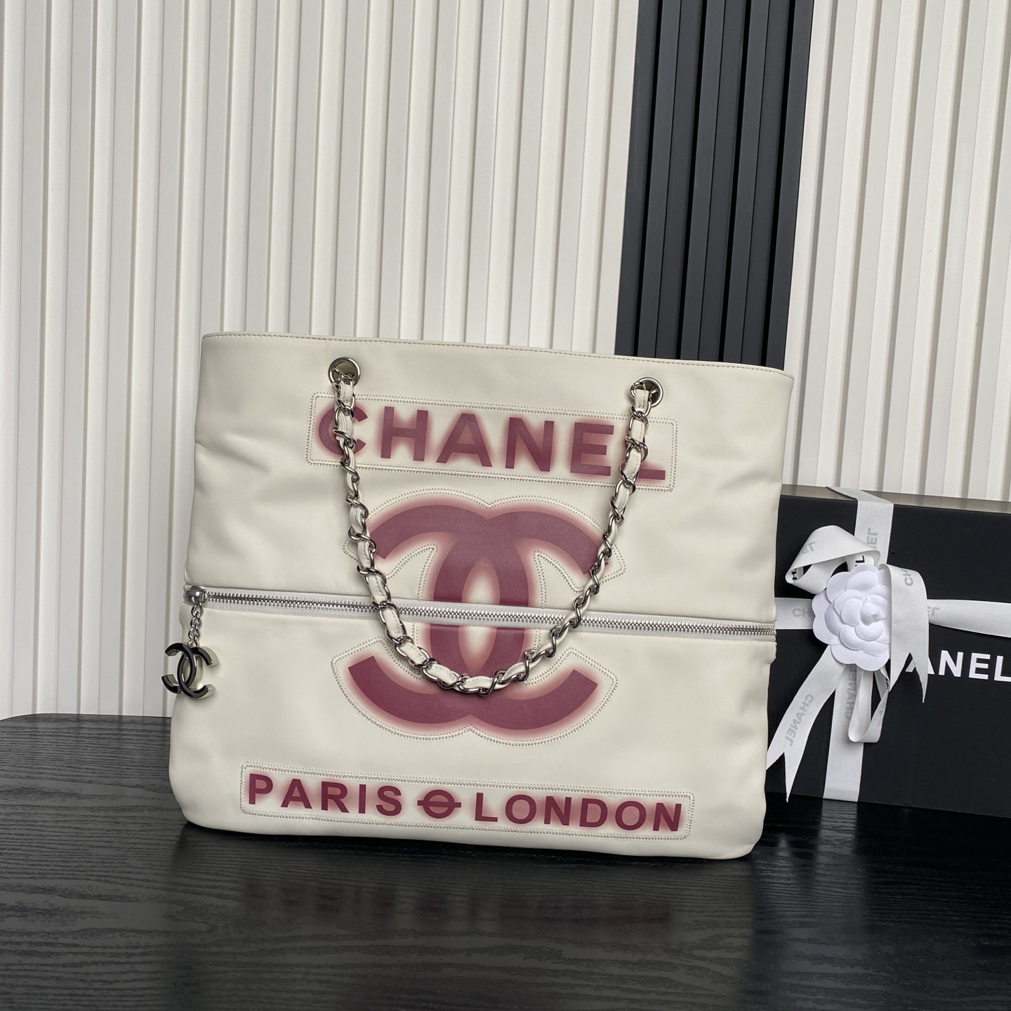 Ch**el vintage graffiti expandable tote bag as9903 38x33cm