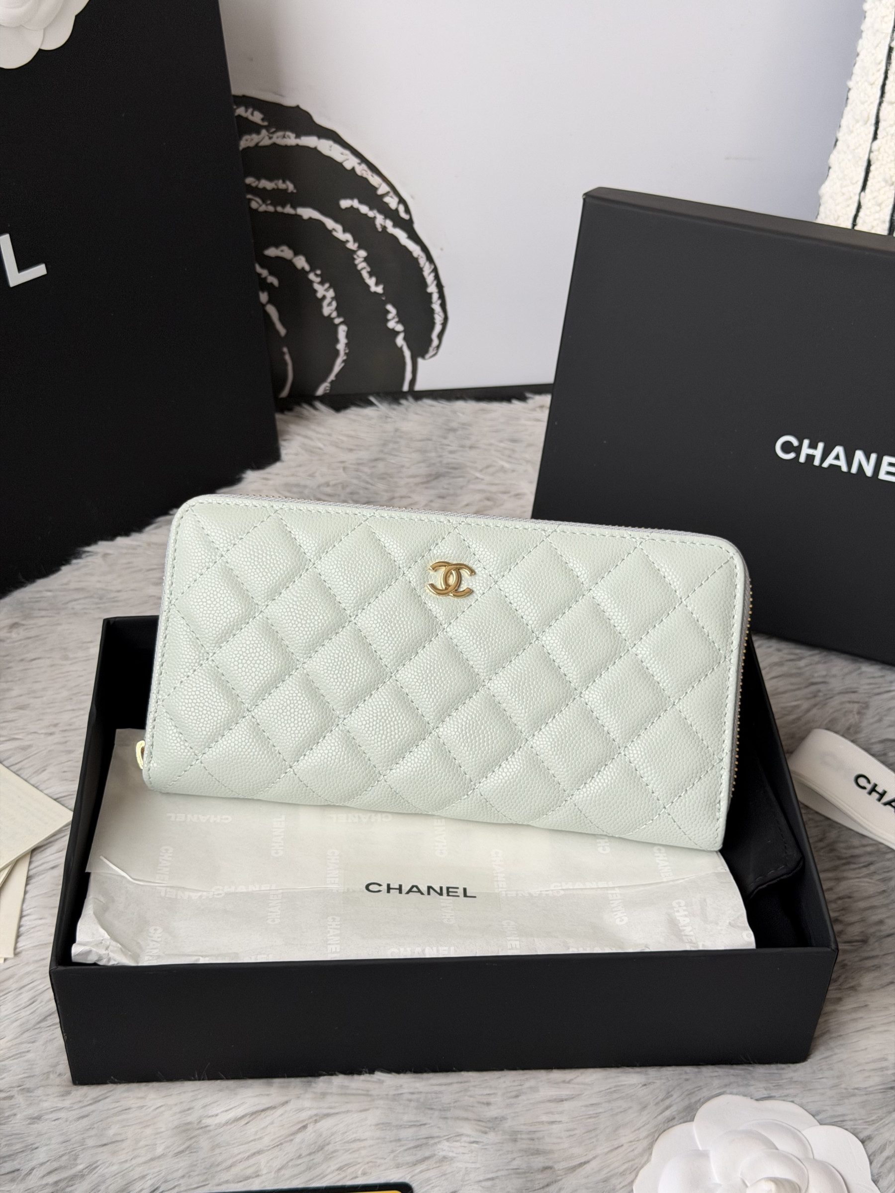 Ch**el zip around wallet 80758 10x19x3cm