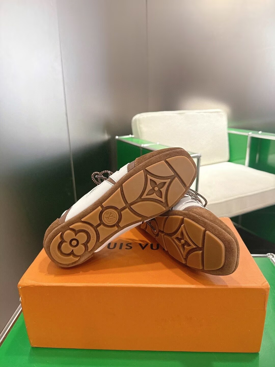 UA LV Sneaker