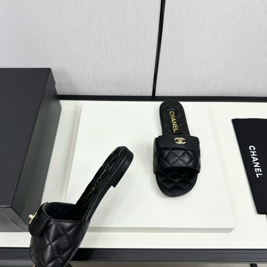 UA Ch**el Slippers