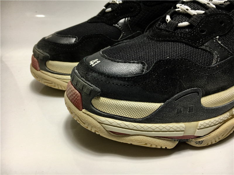 UA PARIS TRIPLE S TRAINER BLACK