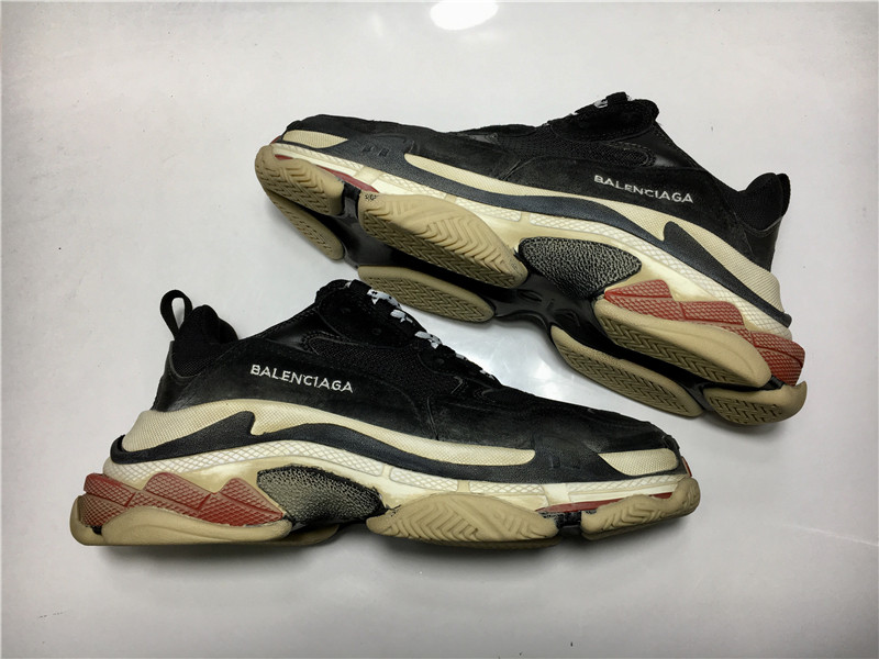 UA PARIS TRIPLE S TRAINER BLACK