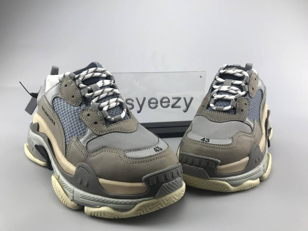 UA PARIS TRIPLE S TRAINER GREY