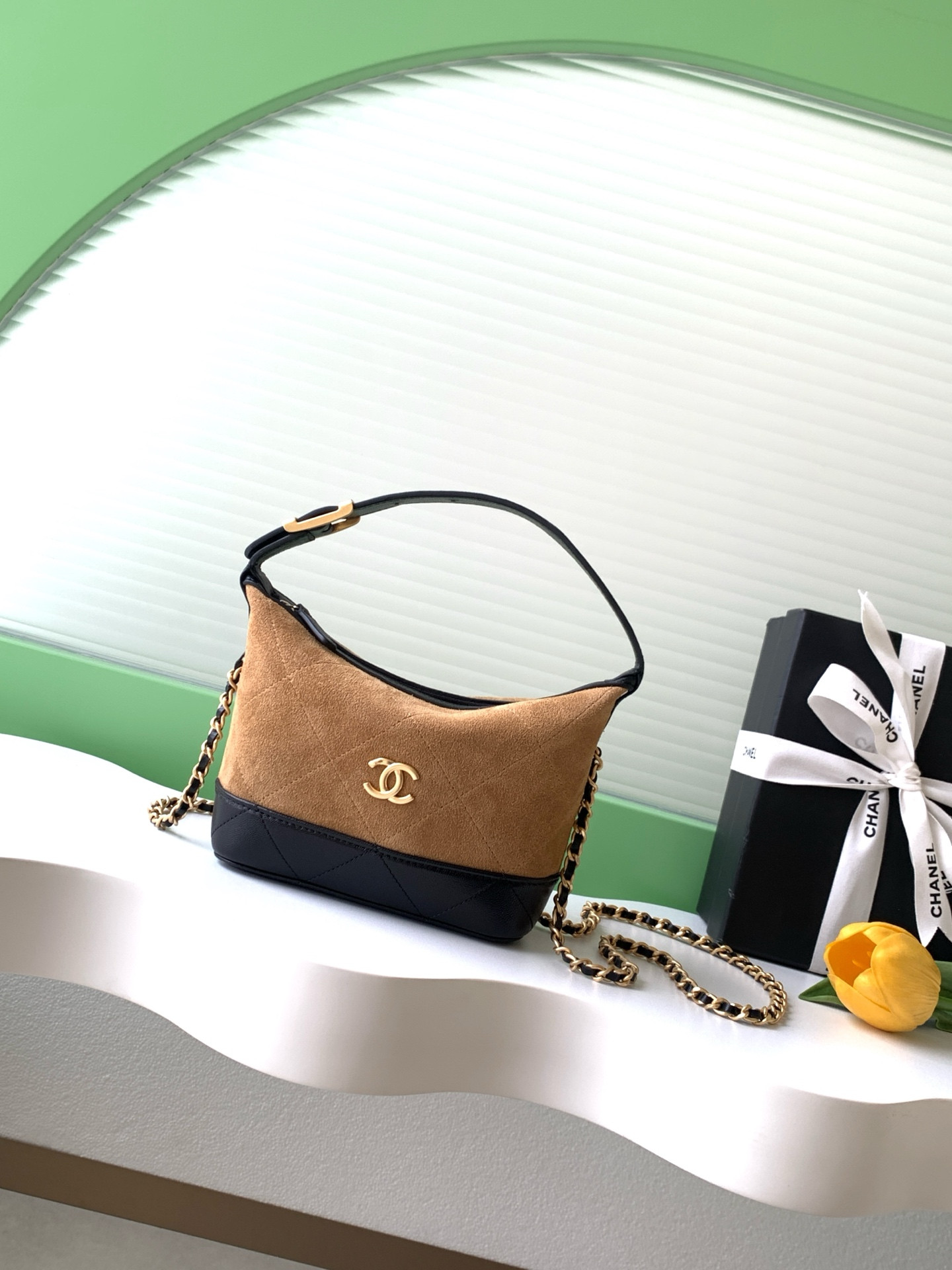 Ch**el clutch with chain ap5187 21x19x7cm