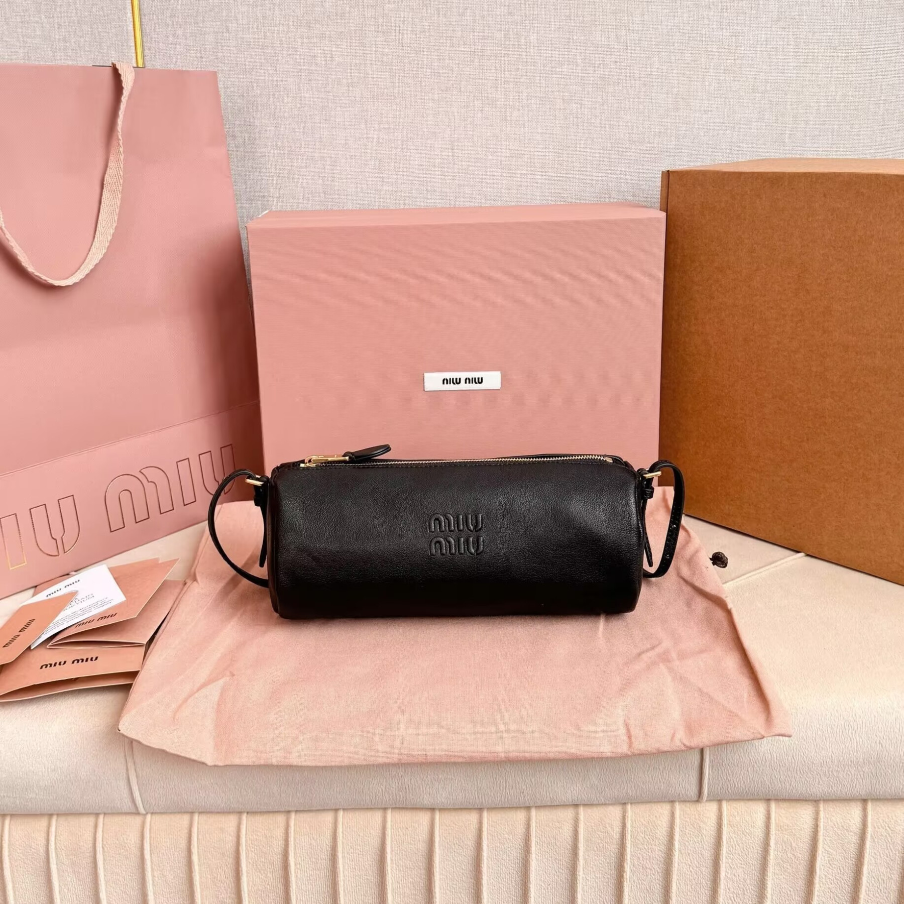 M1v M1v nappa leather pouch 22x9x9cm