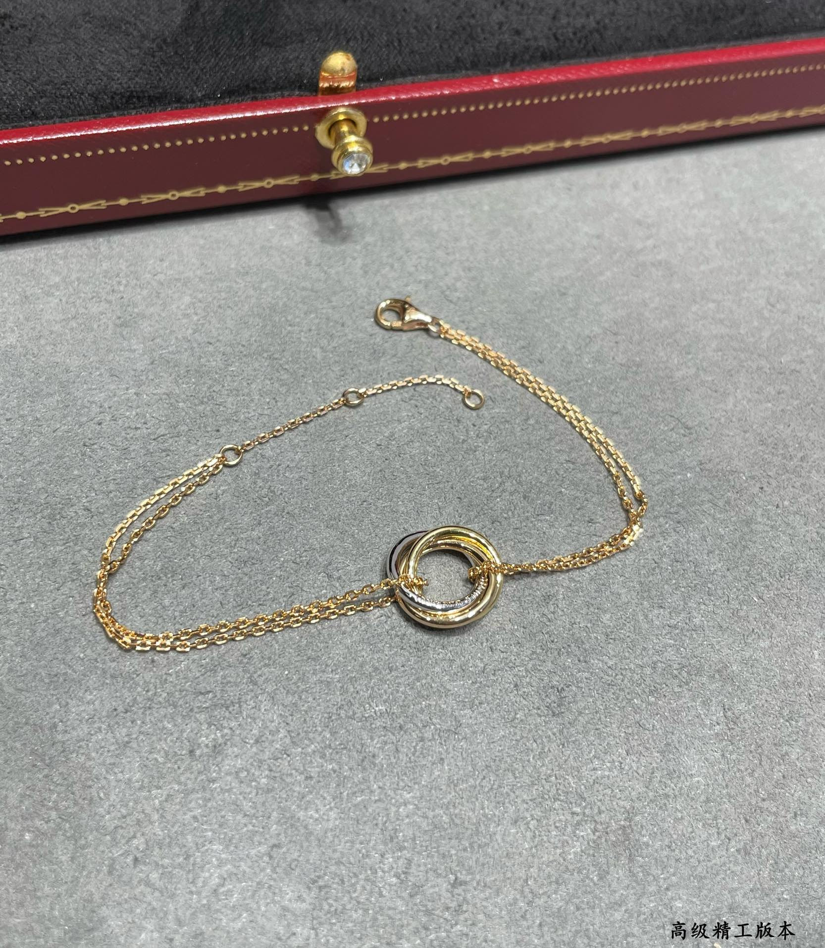 Ca*t1er Small size triple-ring D1am0nd Bracelet