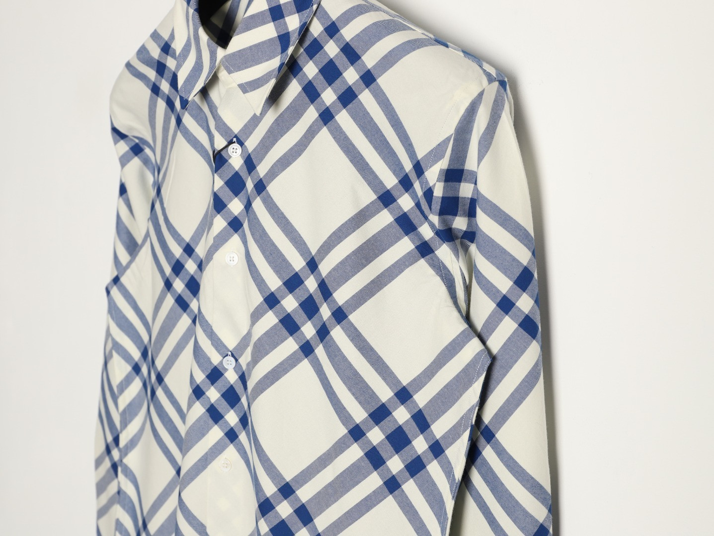 Bv*b*rry long-sleeved shirts
