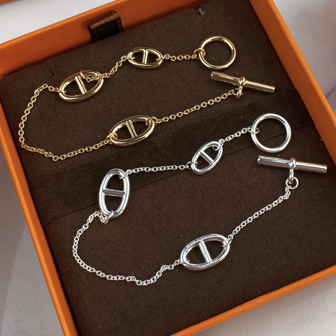 H**me5  H  Bracelet
