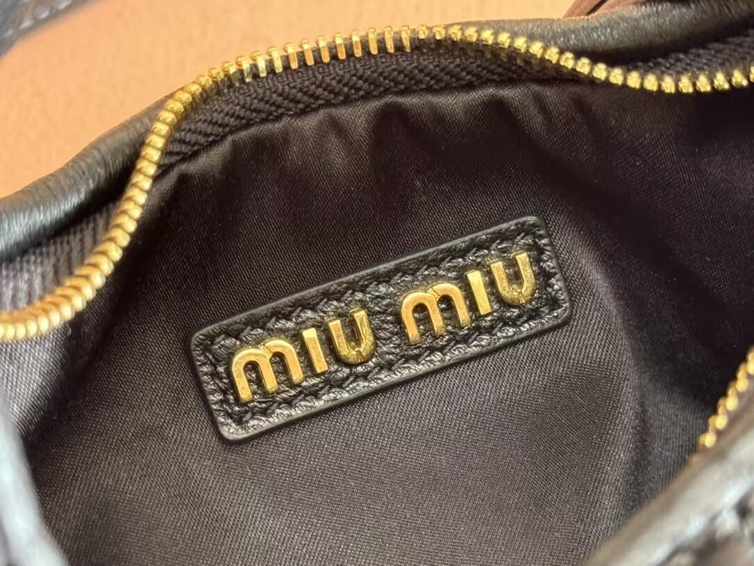M1v M1v wander matelassé nappa leather hobo mini-bag 14x17.5x5.5cm