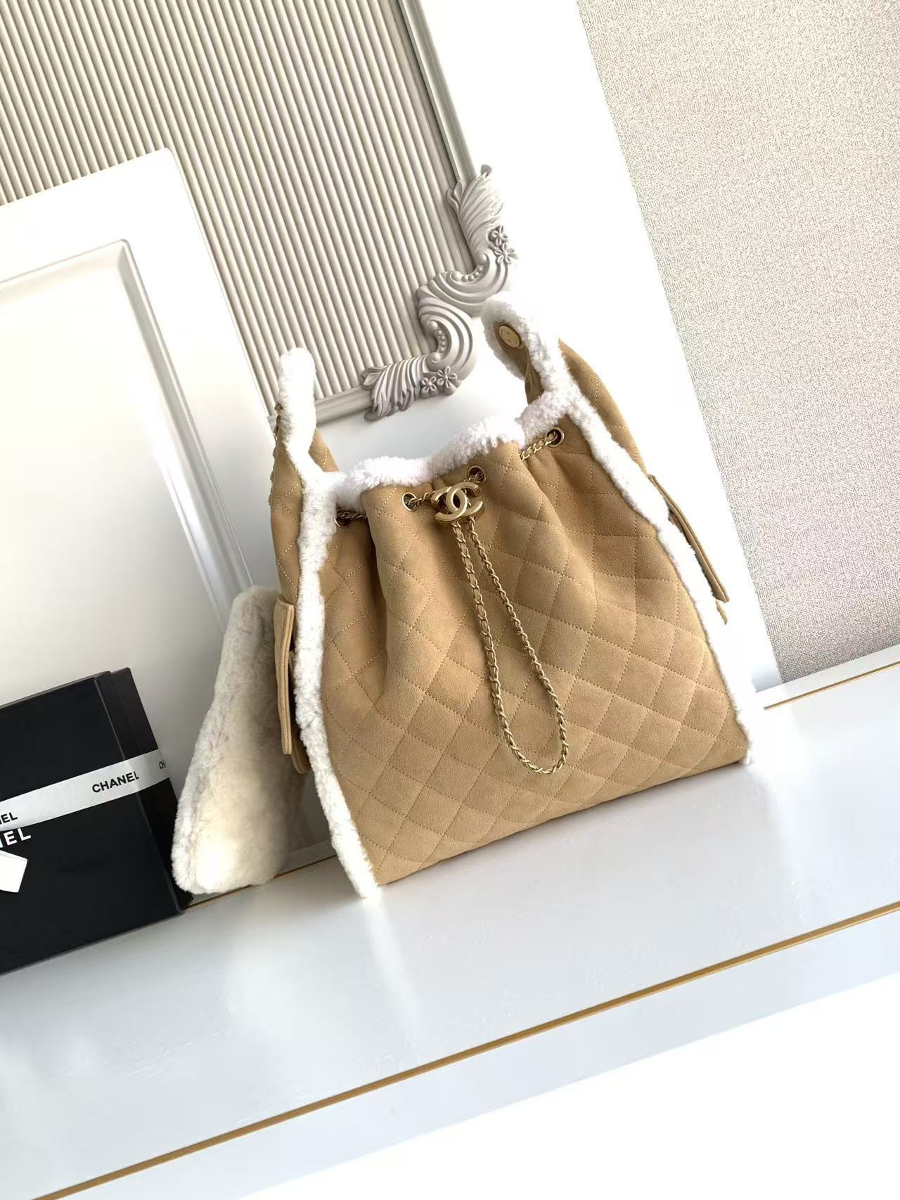 Ch**el 25c bucket bag 40x30x15cm