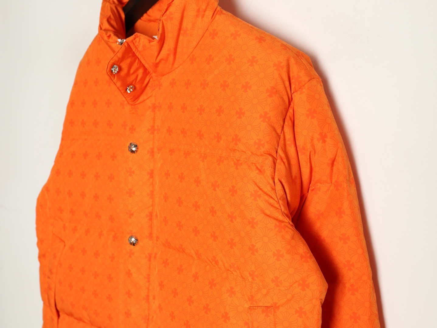 Ch*0me He**ts short puffer jacket