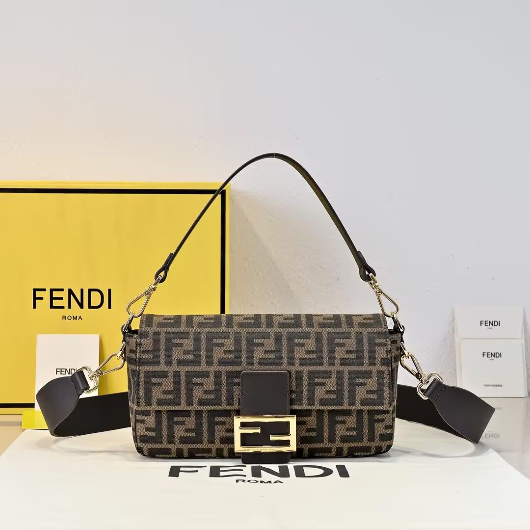 F**di baguette shoulder bag 26x13x6cm