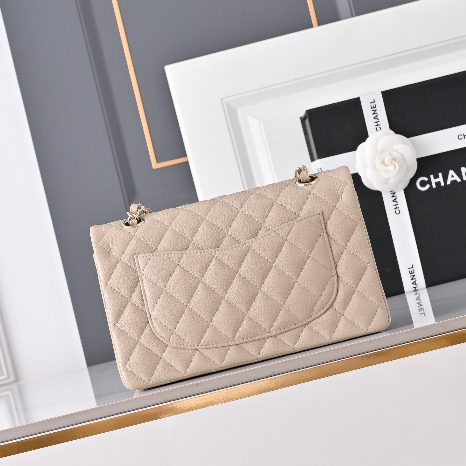 Ch**el classic flap handbag milky tea with light gold hardware and caviar leather a01113 23x14.5x6cm