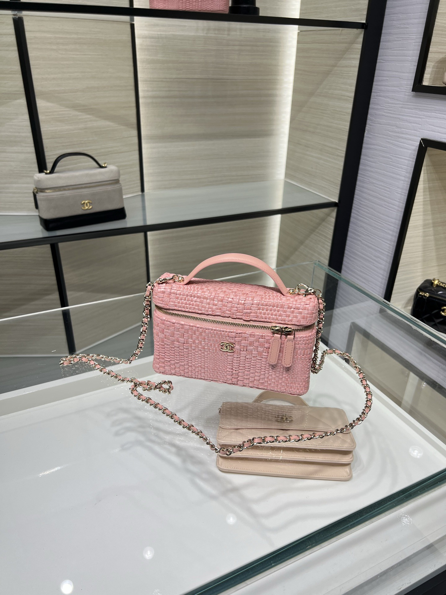 Ch**el classic vanity with chain handbag ap4385 17x19.5x5cm