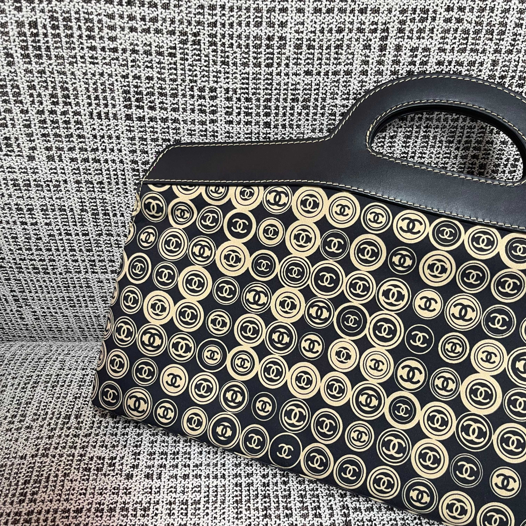 Ch**el vintage hard-handled tote bag 46x34x8cm