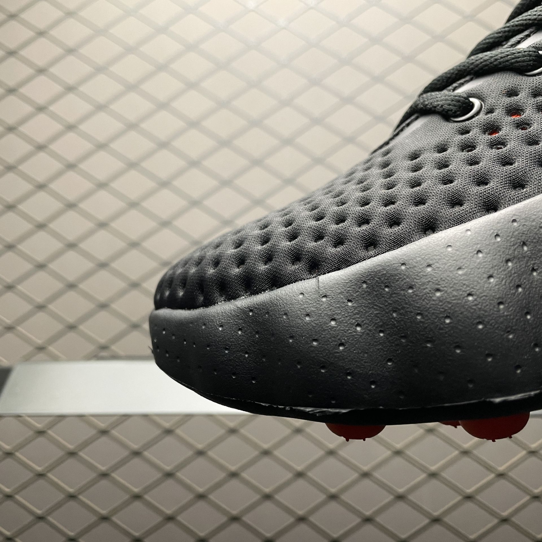 UA Nike Mind 002