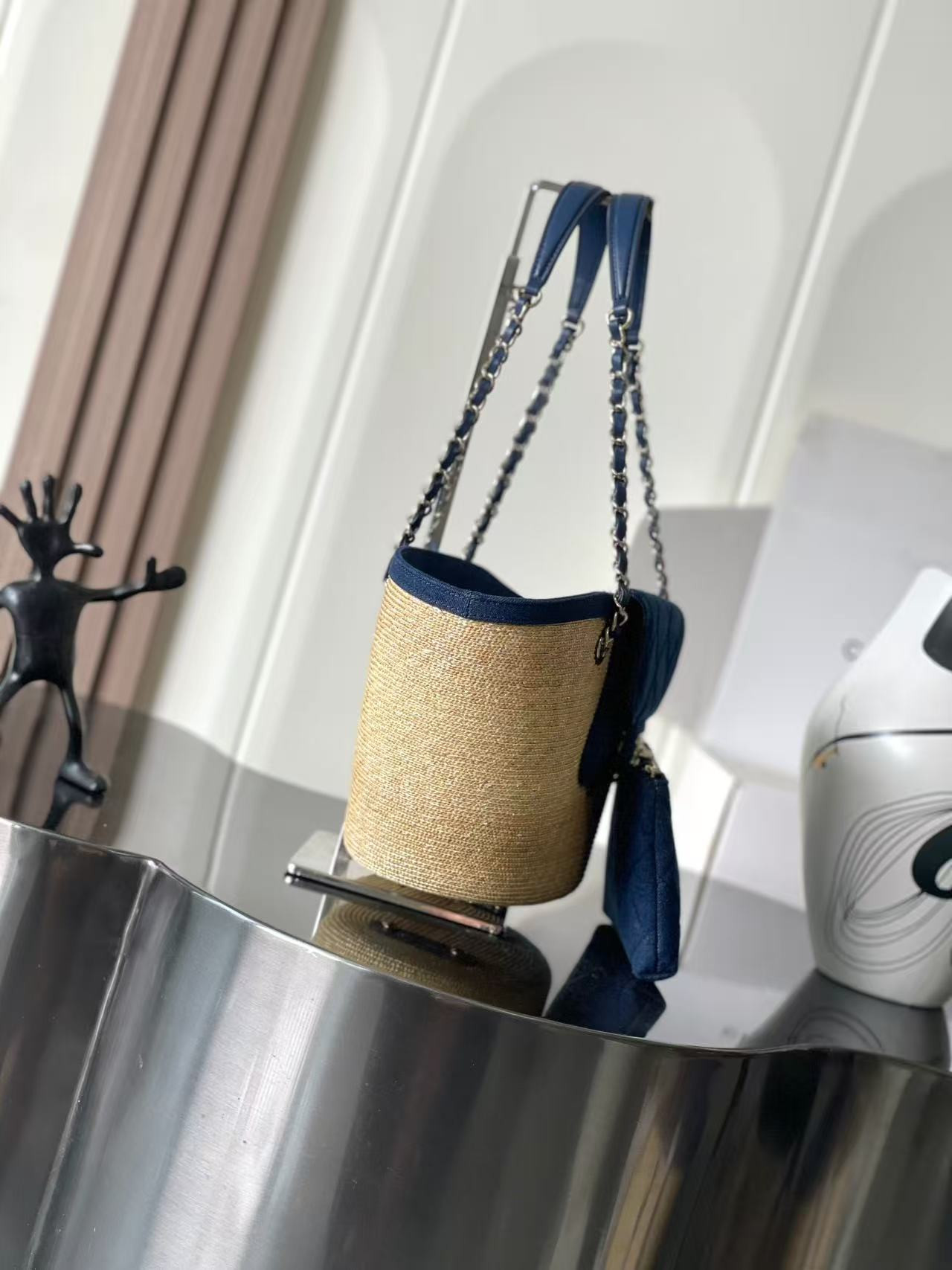 Ch**el shopping bag 18x41x13cm