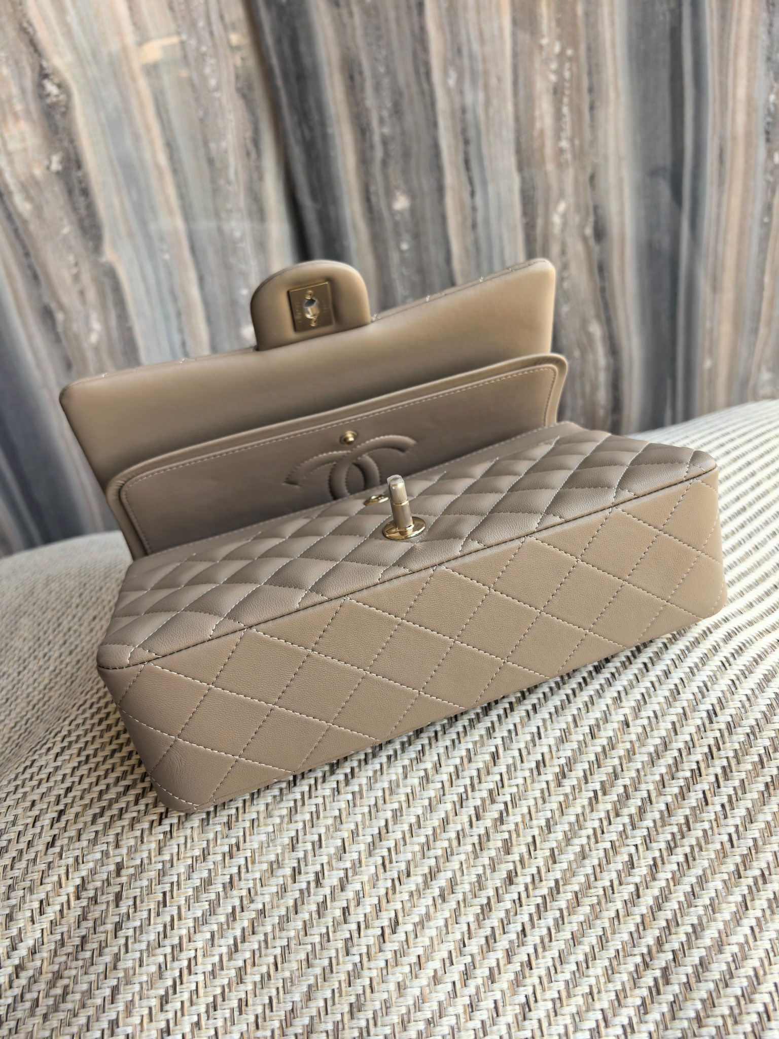 Ch**el classic flap bag light gold hardware 15.5x25.5x6.5cm