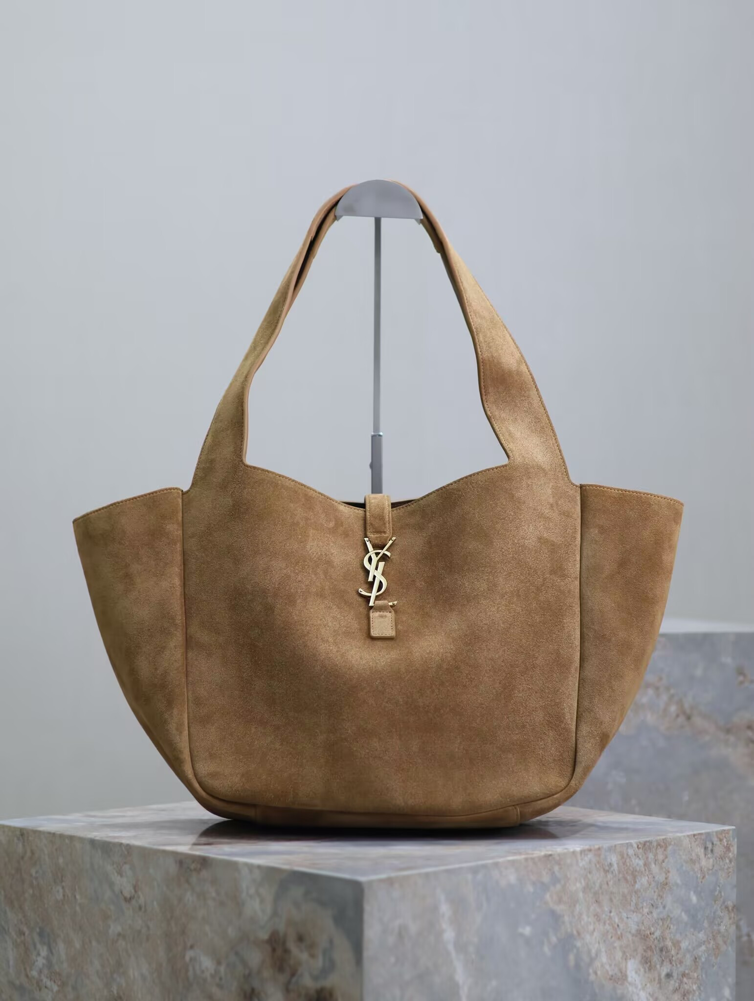 Y51 le 5 à 7 bea in suede 50×28×18cm