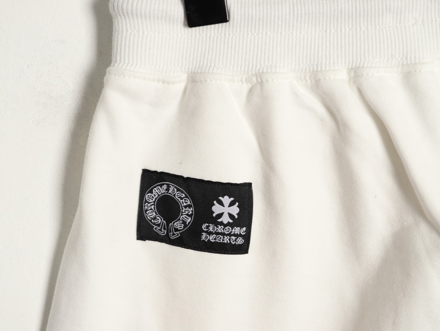 Ch*0me He**ts shorts