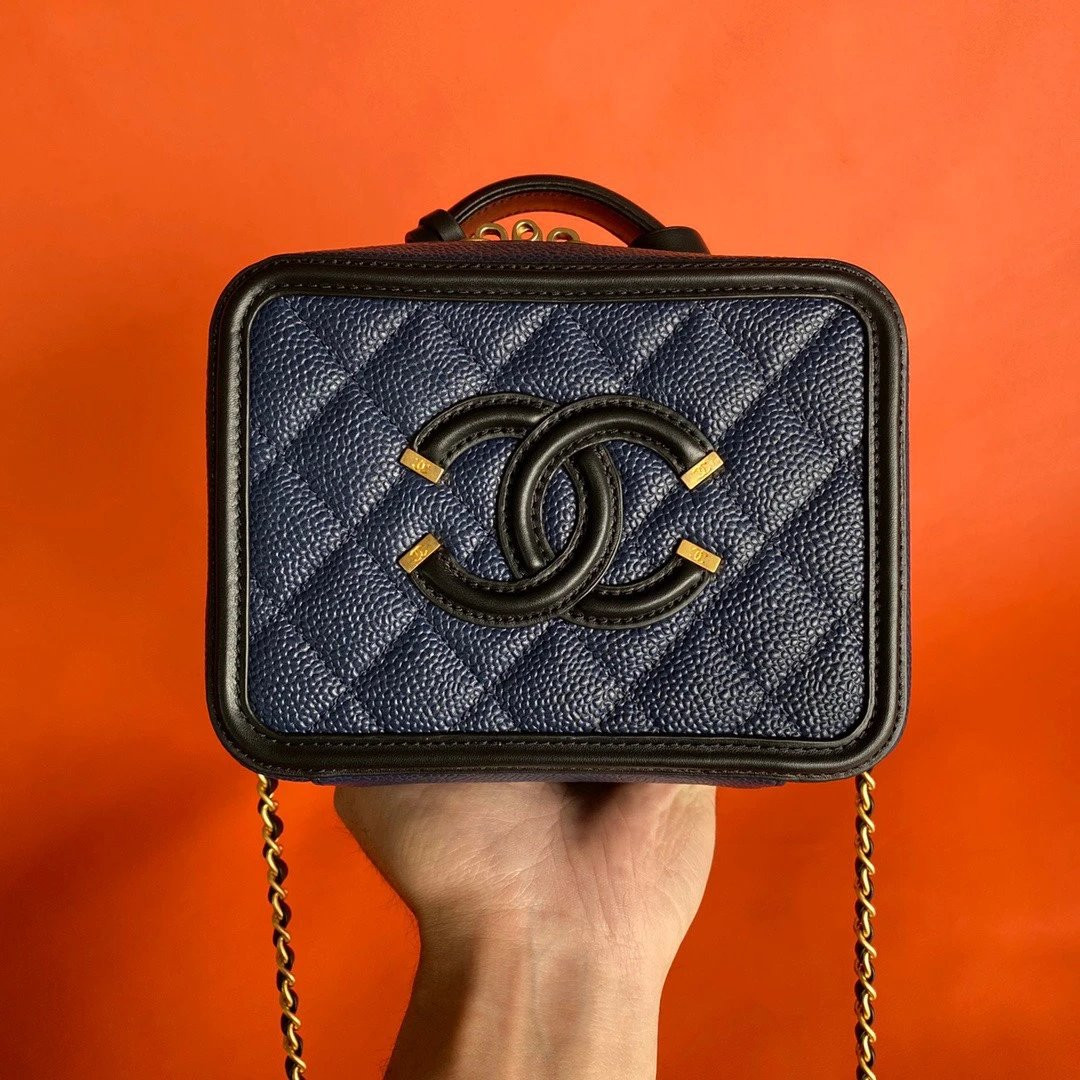 Ch**el VANITY CASE