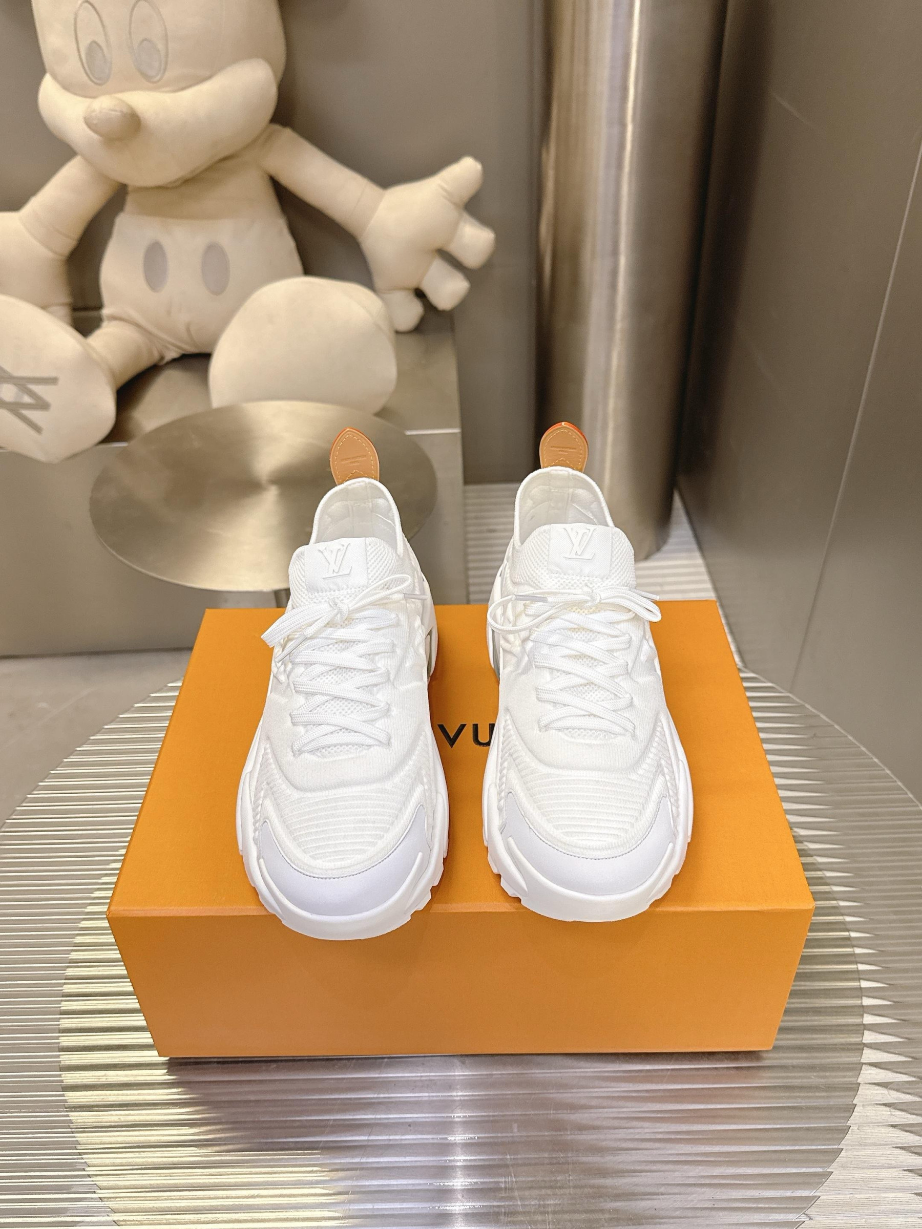 UA LV Sneakers
