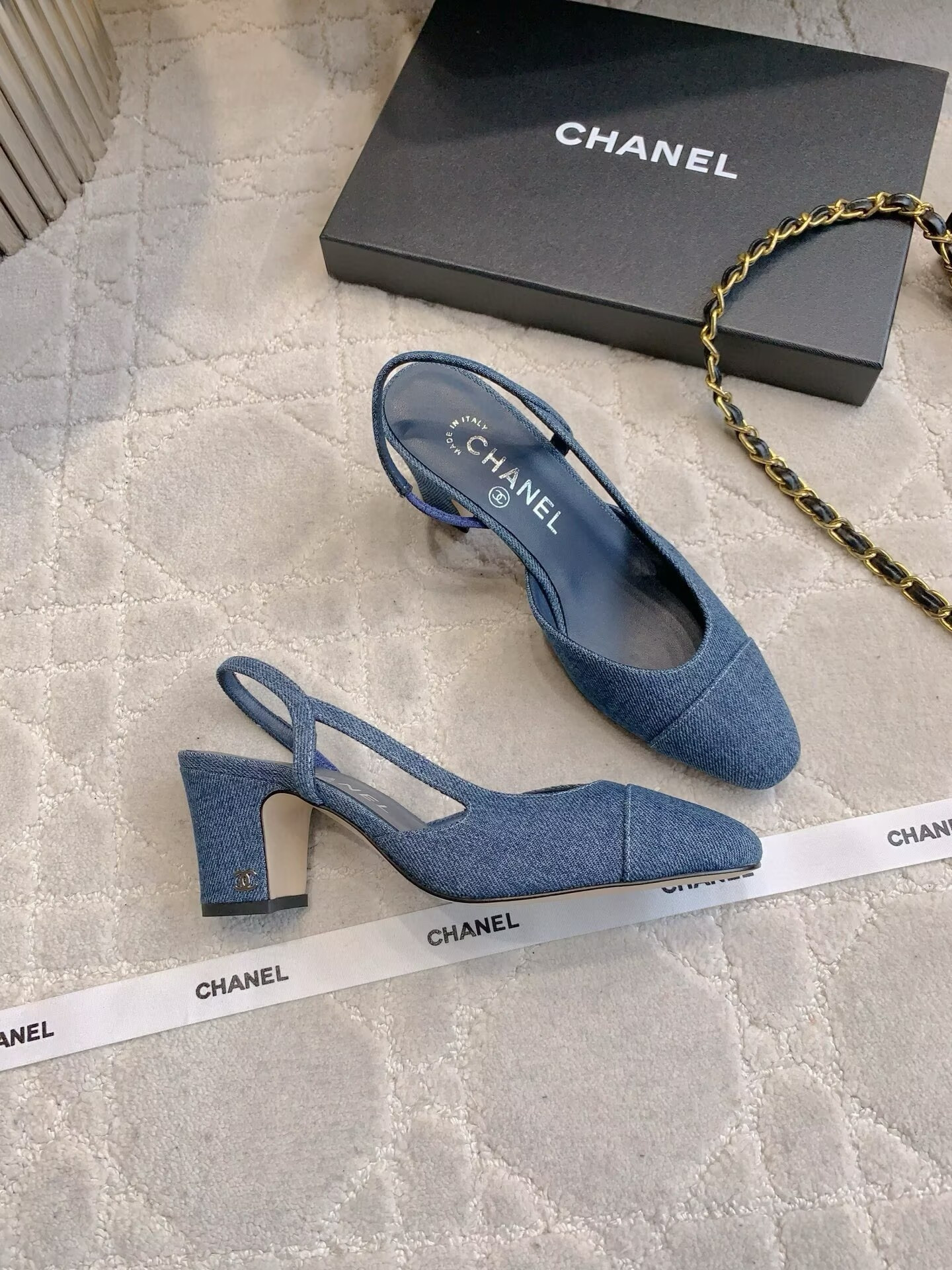 ua Ch**el slingback