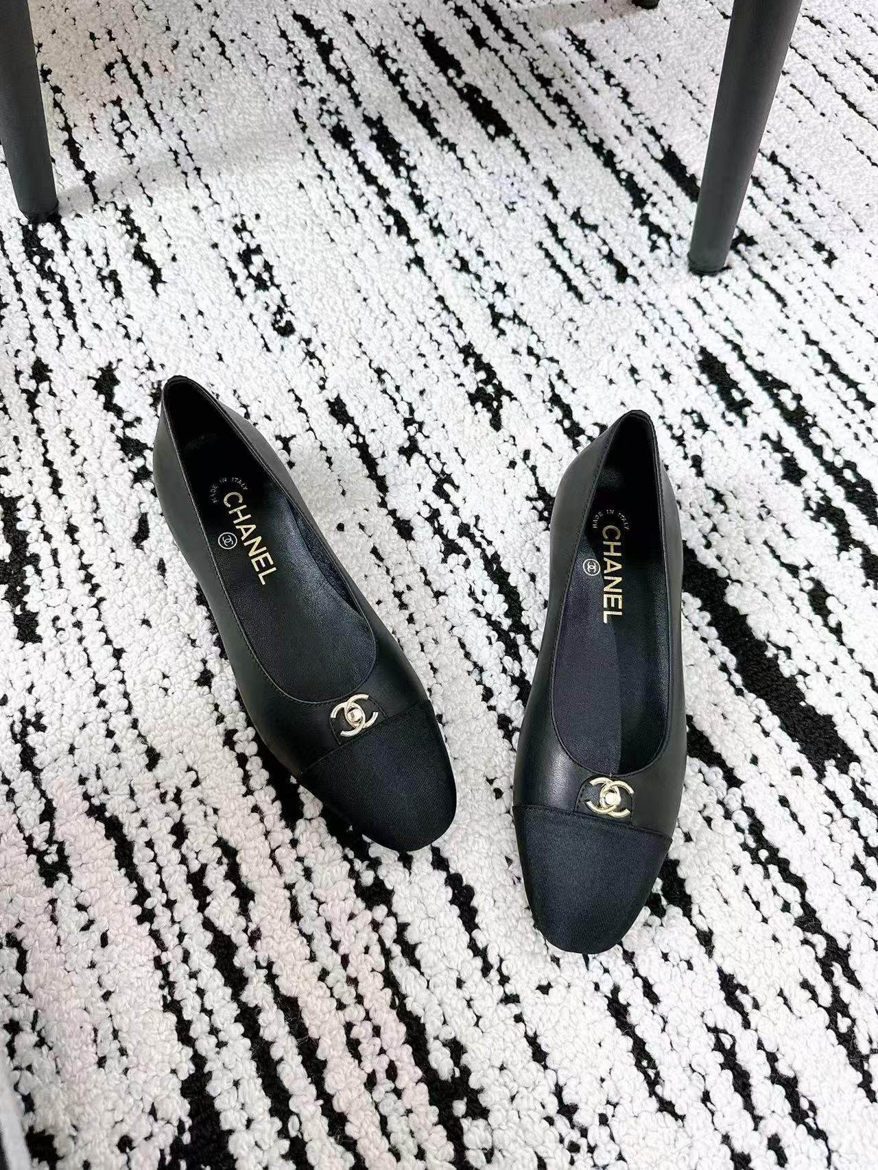 UA Ch**el Ballet Flats