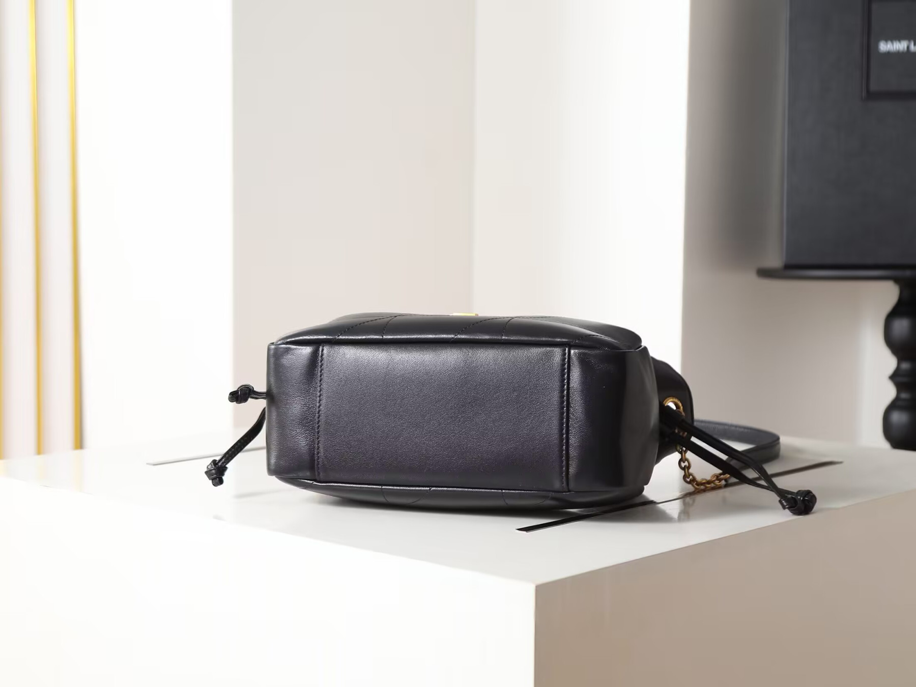 Y51 jamie 4.3 pochon quilted leather shoulder bag 26x18x11cm