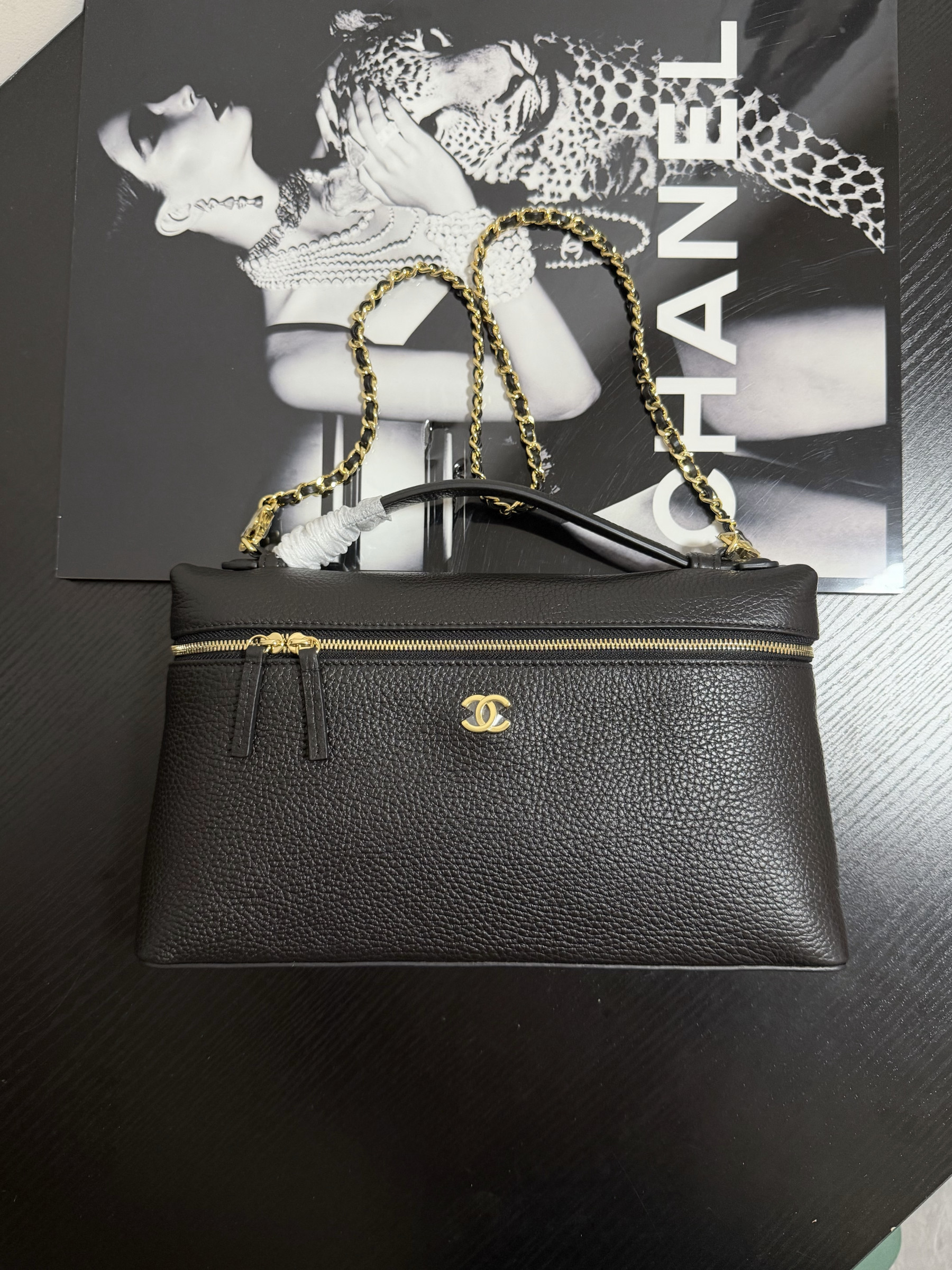 Ch**el classic vanity with chain handbag ap6473 17x29x5cm
