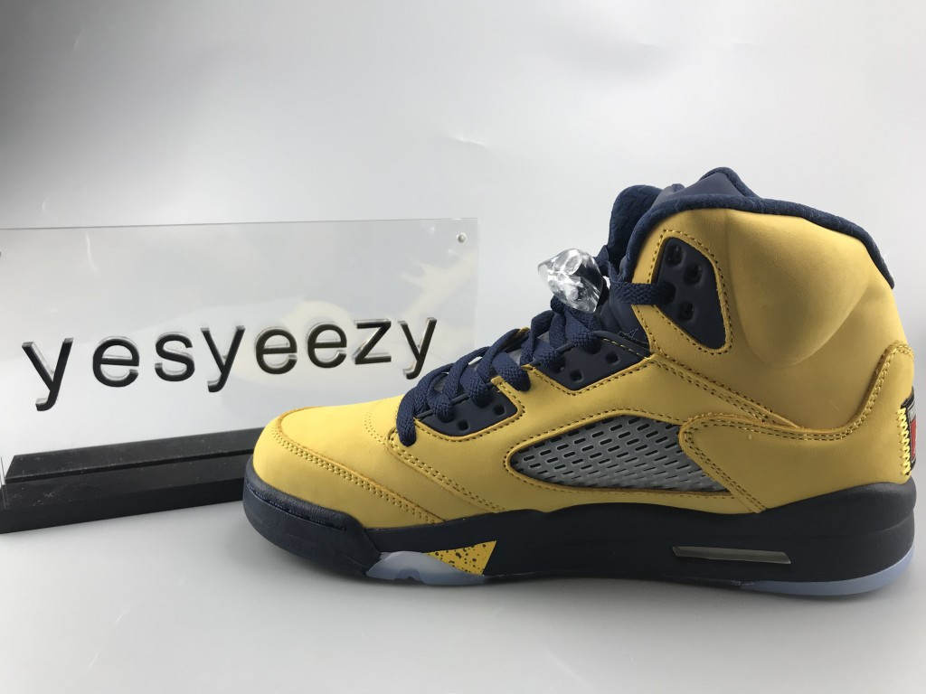 UA AIR JORDAN 5 RETRO SP 