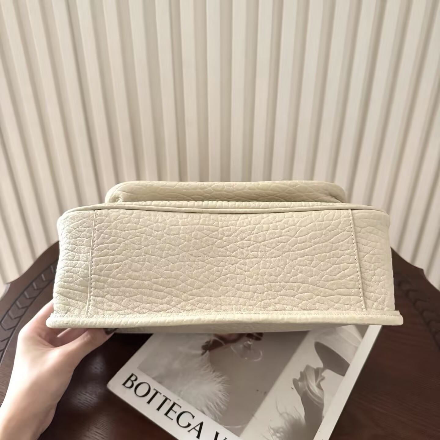 Y51 niki medium handbags 28x20x8.5cm