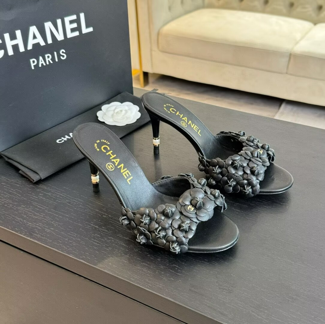 ua Ch**el heels