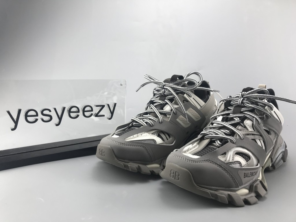UA TRACK TRAINERS IN GREY AND WHITE MESH AND NYLON