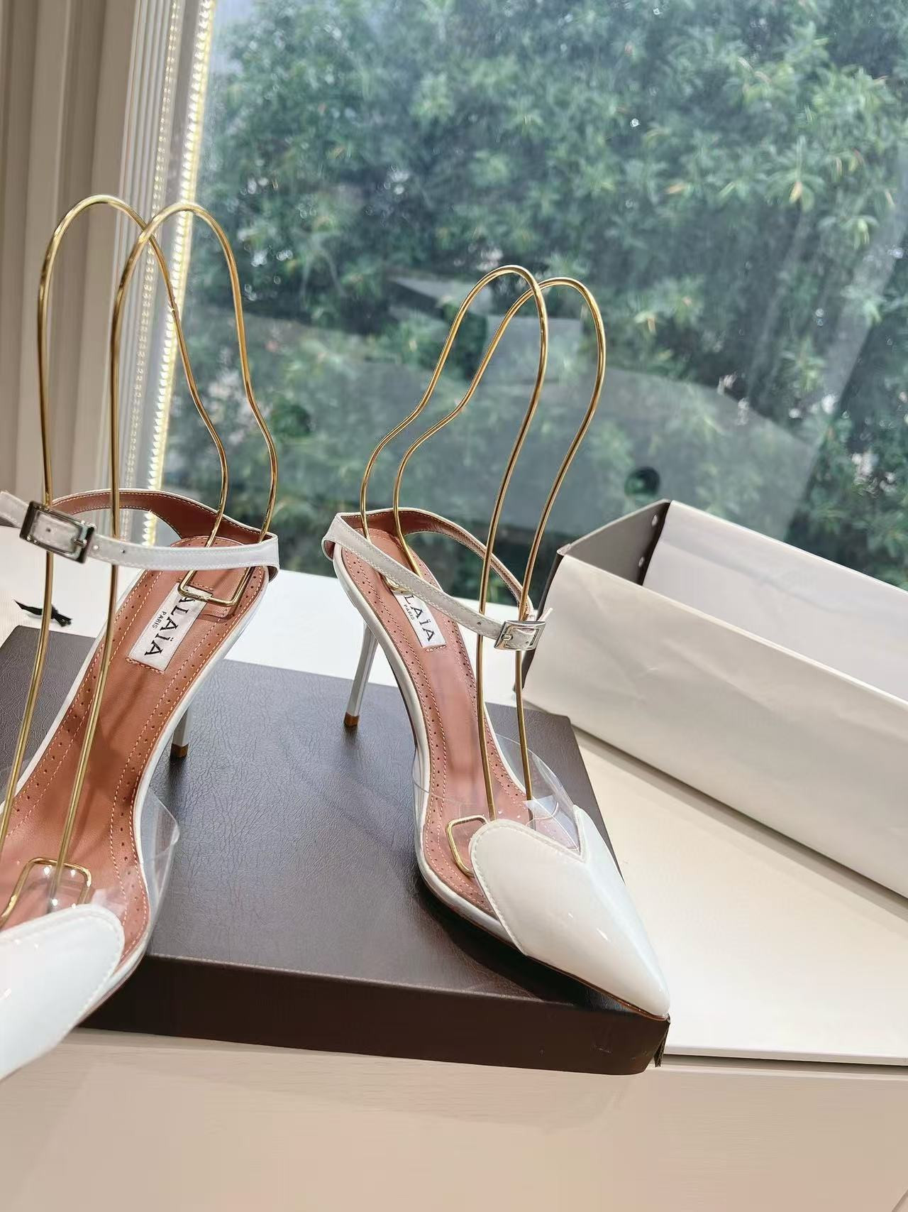 UA A1a1a Patent Heart-Toe Stiletto Pumps