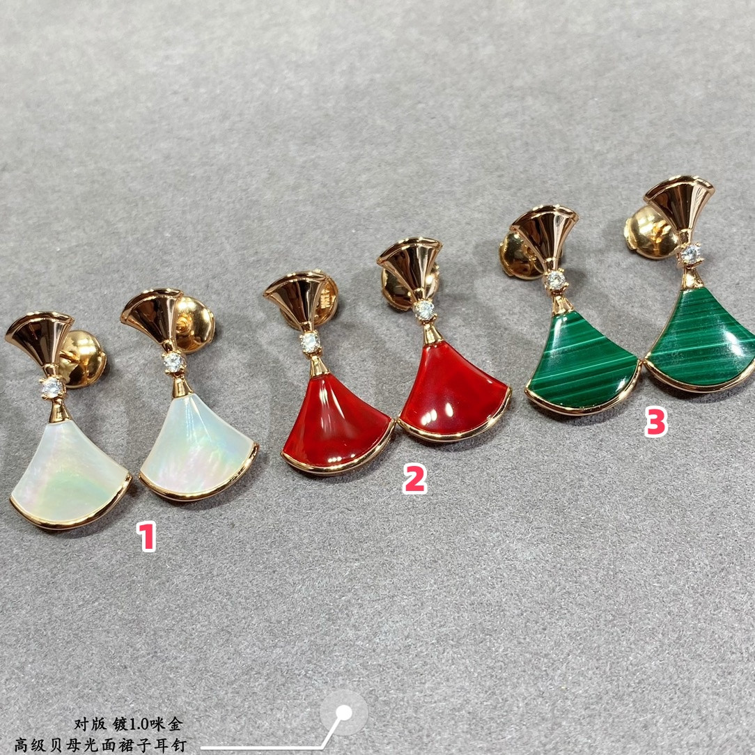 Bv1g*ai Glossy Scalloped Skirt Earrings