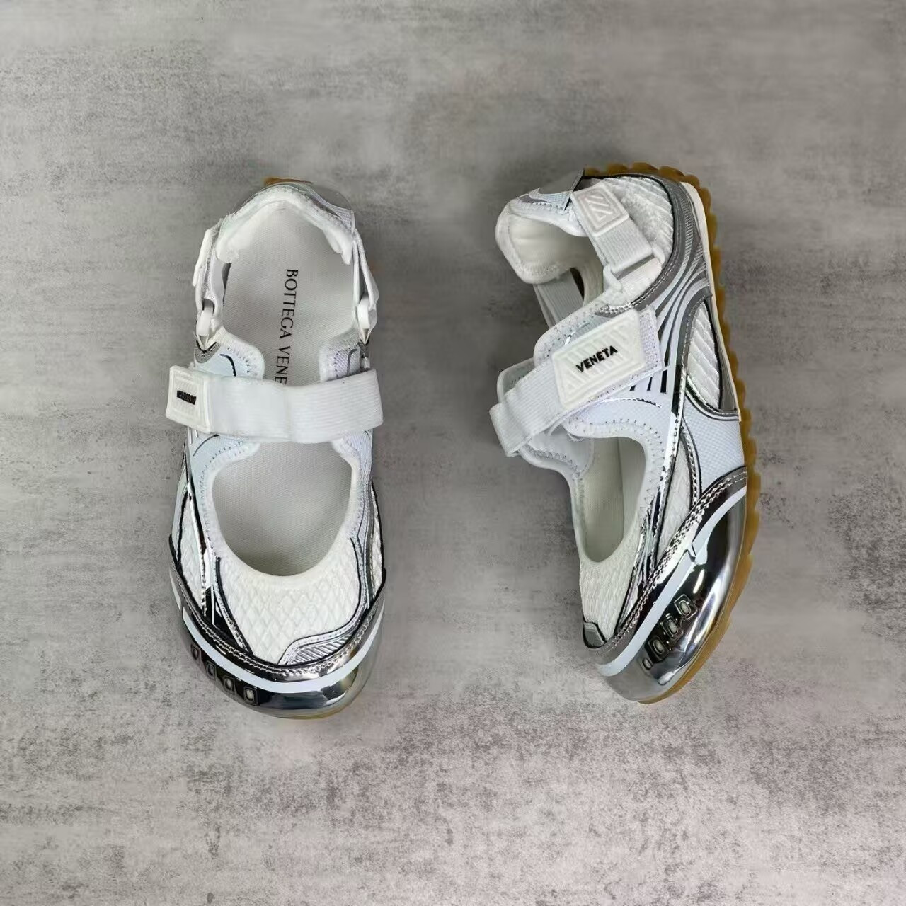 ua b0tt*ga Ven*ta orbit flash mary-jane sneaker