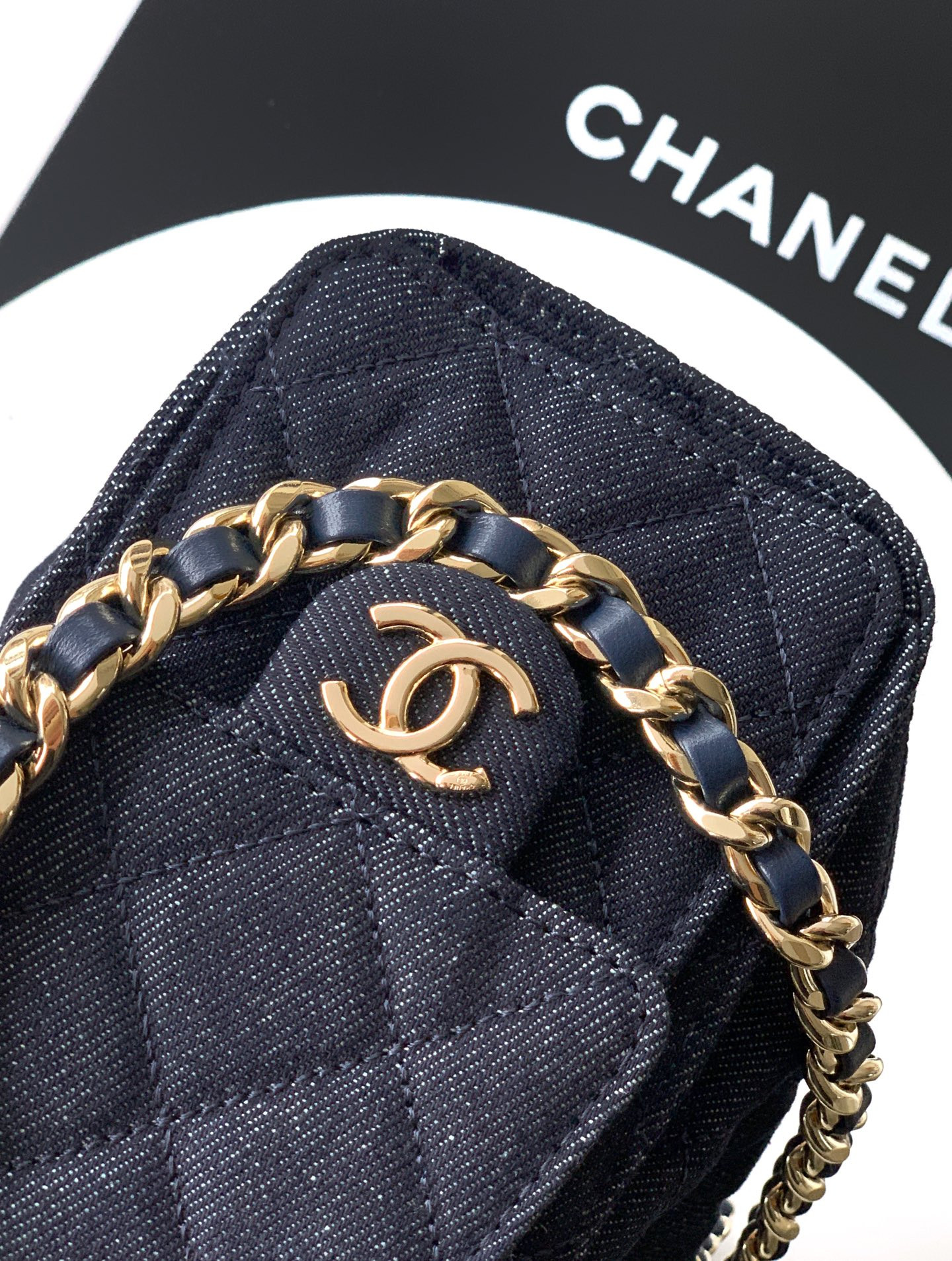 Ch**el 25c bucket bag 20x22x12.5cm