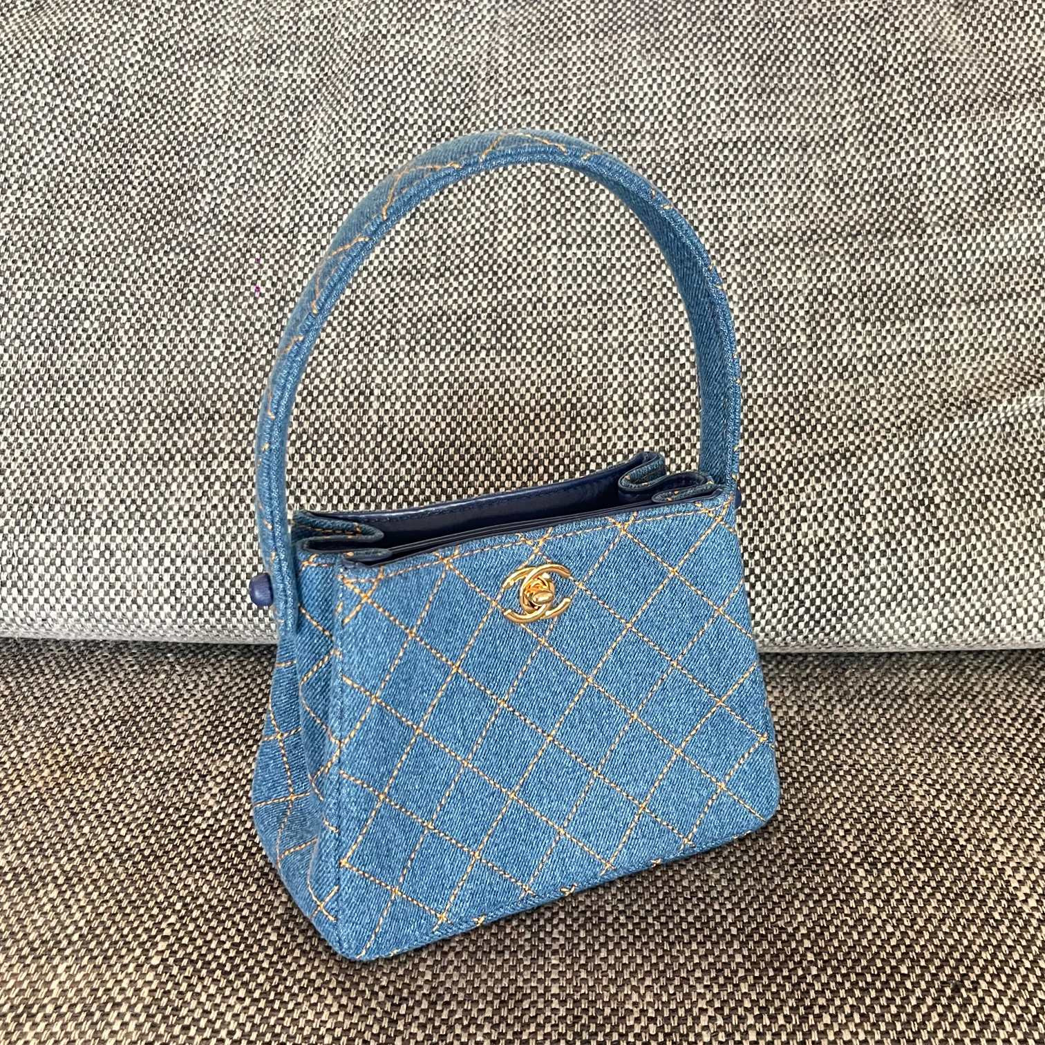 Ch**el mini classic handbag 18x13x7cm