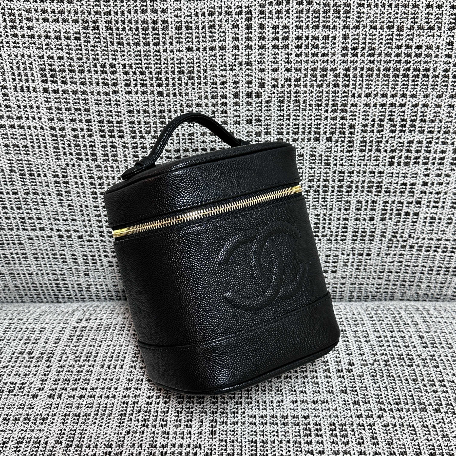 Ch**el vanity bag 17.5x13x17cm