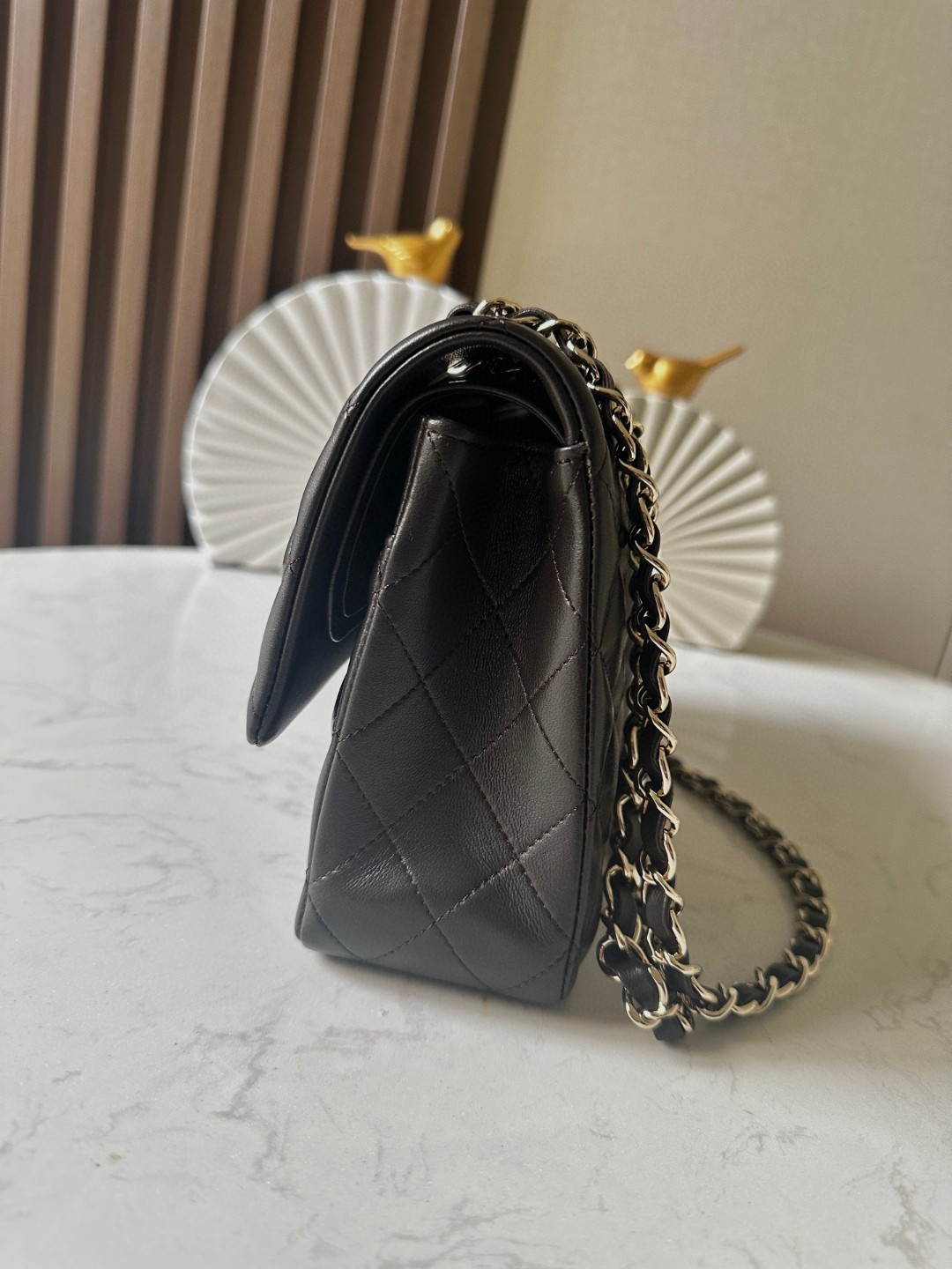 Ch**el CLASSIC HANDBAG Gold Metal 15.5×25.5×6.5cm